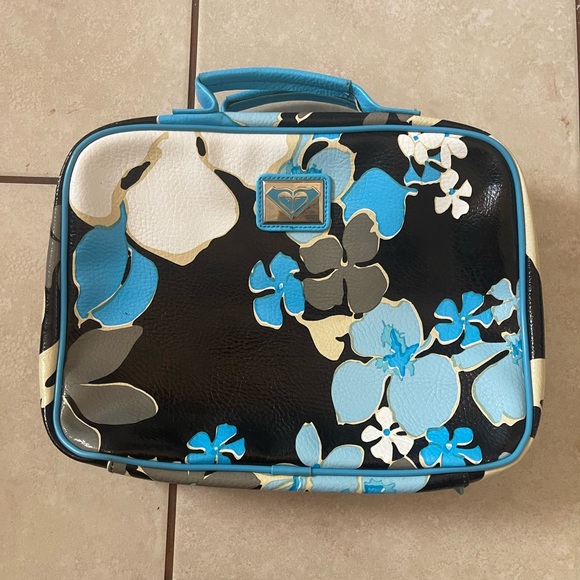Roxy Accessories Vintage Roxy Toiletry Bag Poshmark